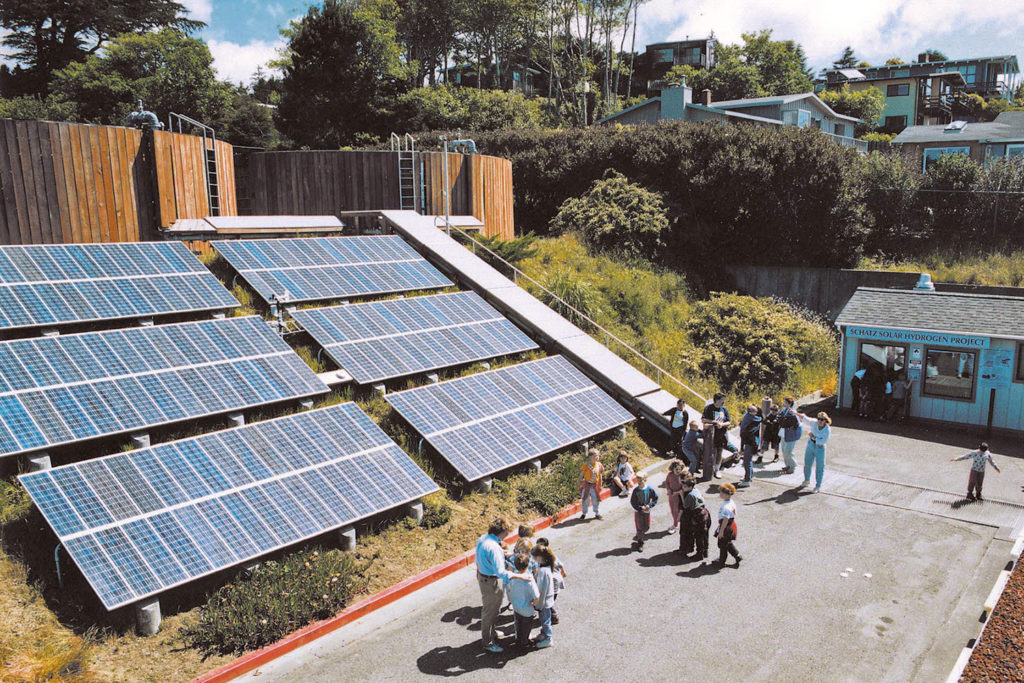 Children on a field trip to the former Trinidad lab solar and hydrogen site